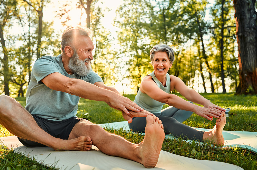 Joint Pain Relief for Seniors: Topical Solutions vs Oral Medications